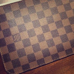 Louis Vuitton Neverfull Pouch- Brand New 💕